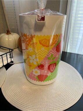 💛🩷❤️🤍🧡💚 Strawberry White with Pink, Green & Yellow pitcher 💛🧡🩷❤️💚🤍